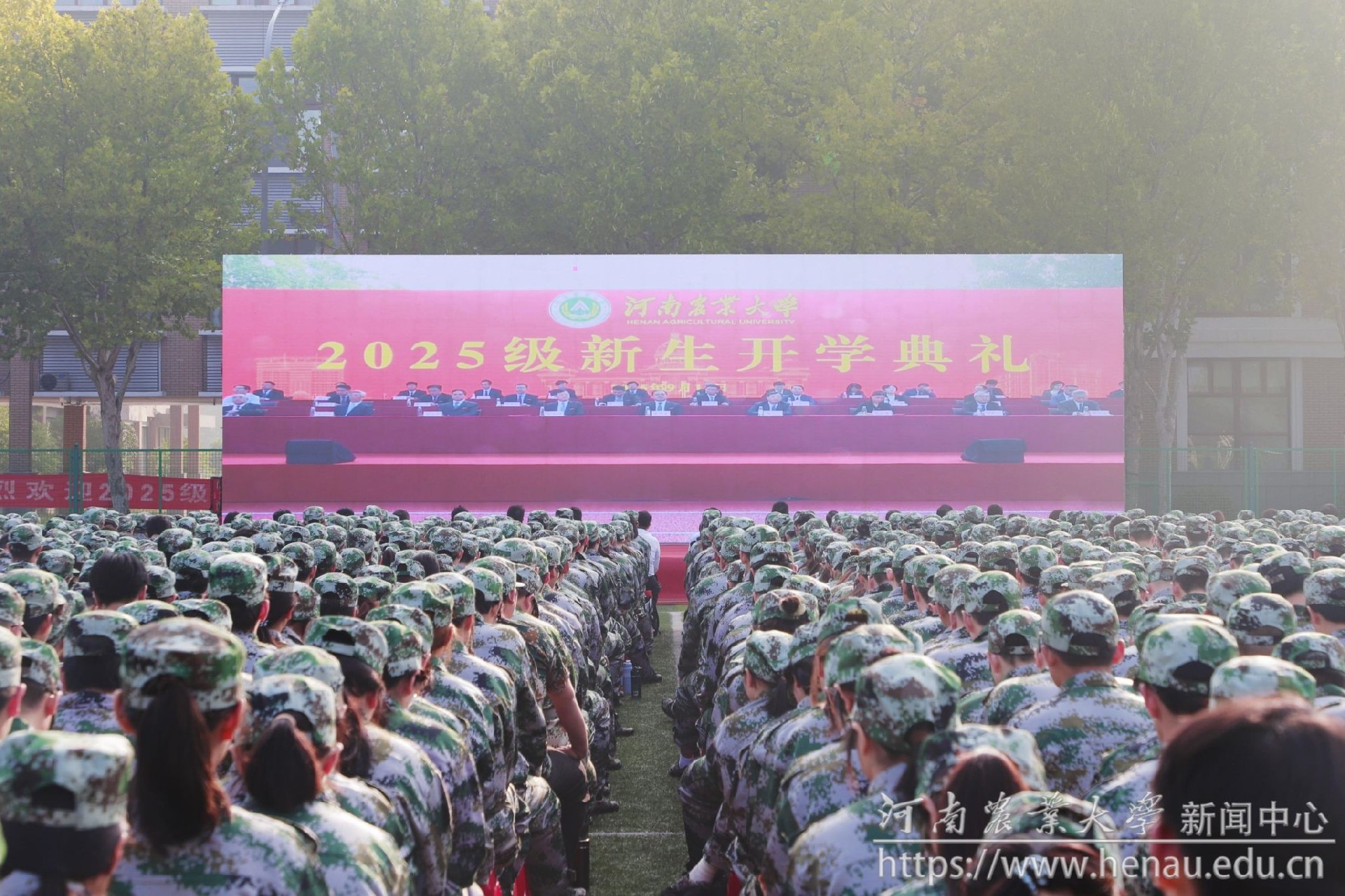 许昌校区开学典礼现场.jpg 许昌校区开学典礼现场.jpg