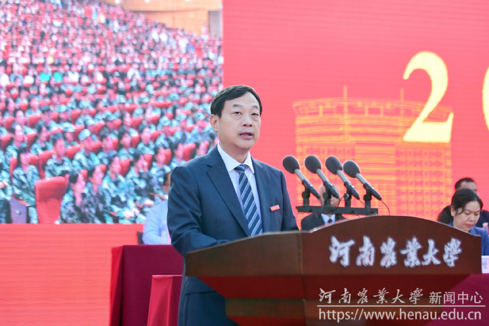 校长周卫院士讲话.jpg 校长周卫院士讲话.jpg