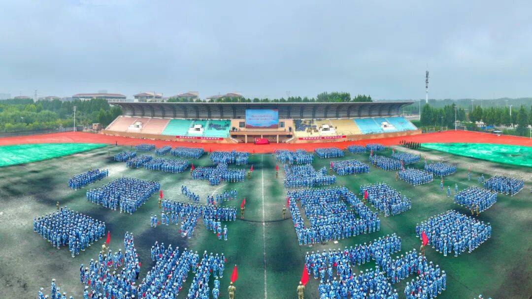 濮阳市获赠天安门国旗进校园活动在濮阳医学高等专科学校举行